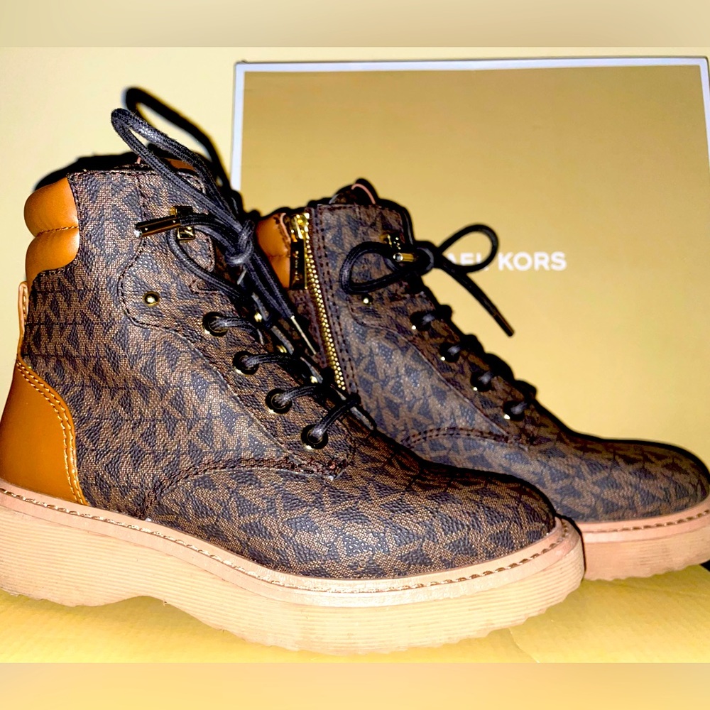 Michael Kors Boots * Trudy Bootie